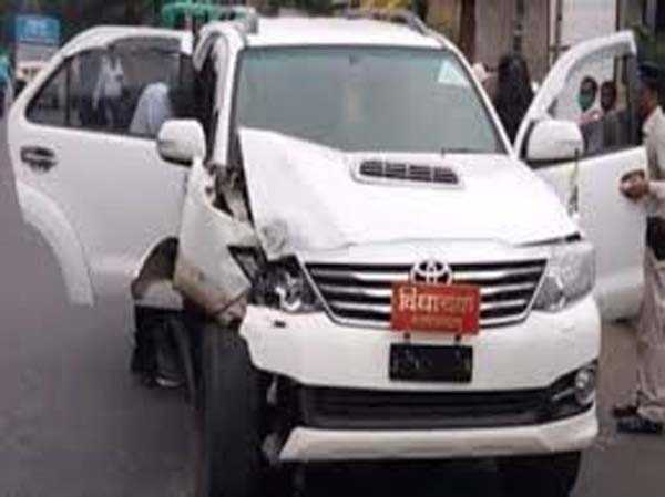 बड़कागांव की विधायक अंबा प्रसाद की गाड़ी दुर्घटनाग्रस्त, बाल-बाल बची